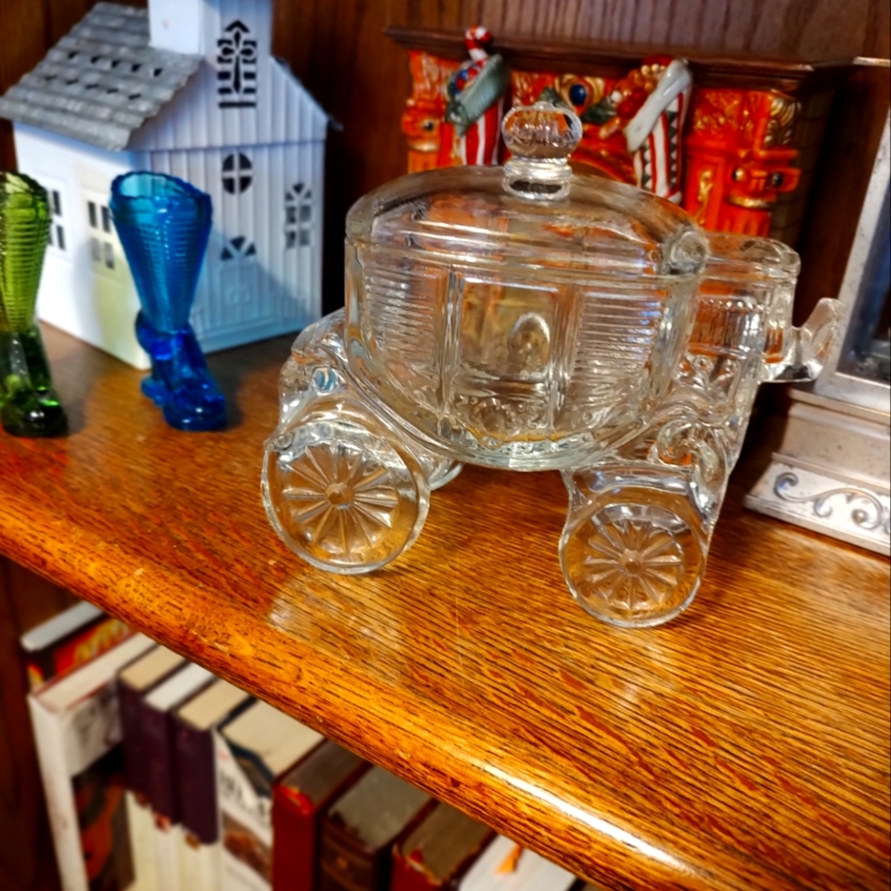 Vintage L.E. Smith Glass Stagecoach Trinket Jar